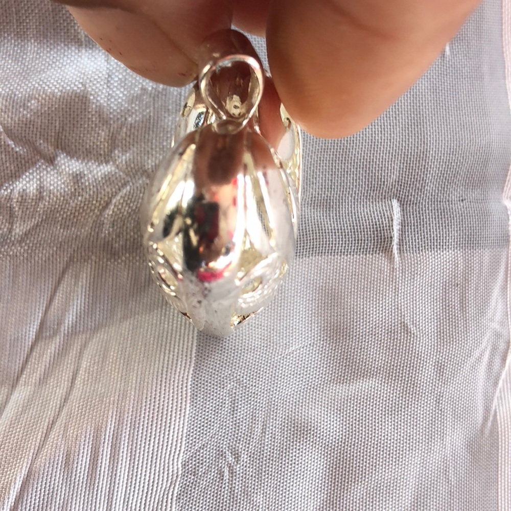 Silver - Picture 2 of 2